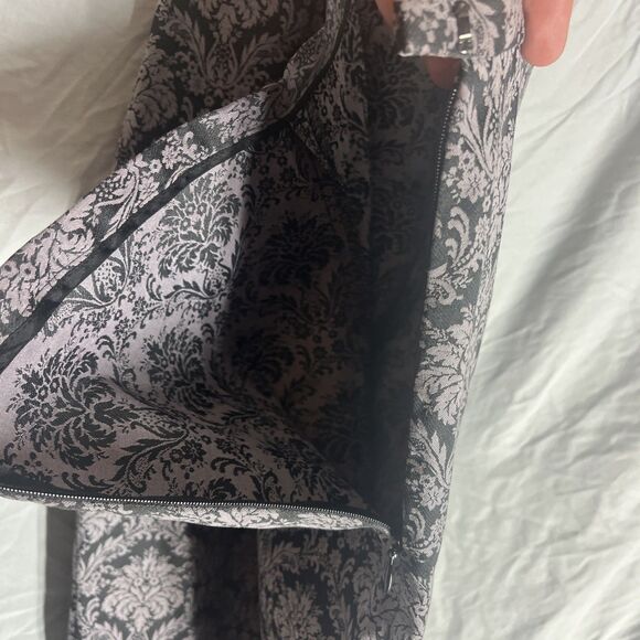 J. McLaughlin Tapestry Printed Black GrayCasual Pants Size 4 Stretch Pull On Zip - Picture 6 of 10